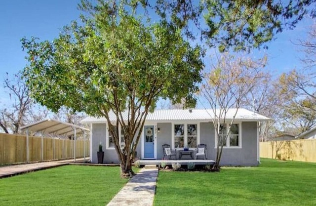 Little Dipper! Walking Distance to Historic Downtown & Popular Coffee Shop