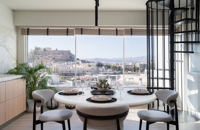 LIV - TERRASSES de l’ACROPOLE