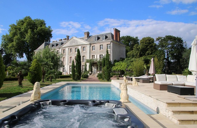 LIVE LIKE ROYALTY IN A RESTORED 18TH CENTURY CHATEAU IN THE HEART OF THE LOIRE