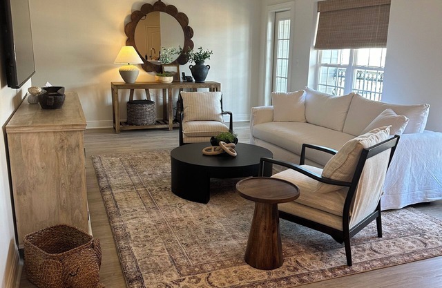 Living Legends Lodge in Houndstooth walk to Bryant-Denny stadium under 1 mile.