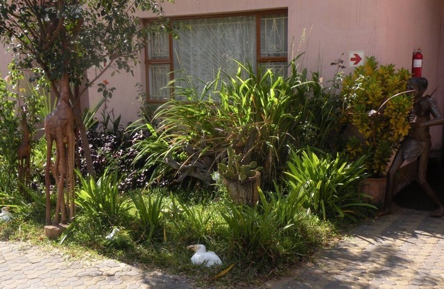 Liya Guest Lodge