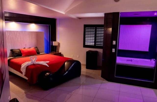 LIZVAN HOTEL MOTEL