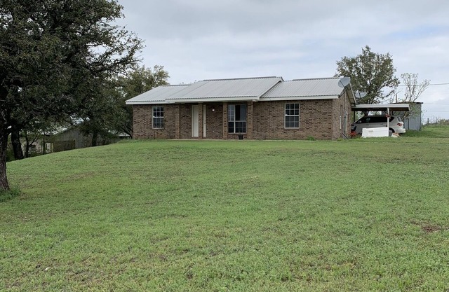 Llano House a Fully Equipped, True Home, Carport, Quiet, Close to Enchanted Rock