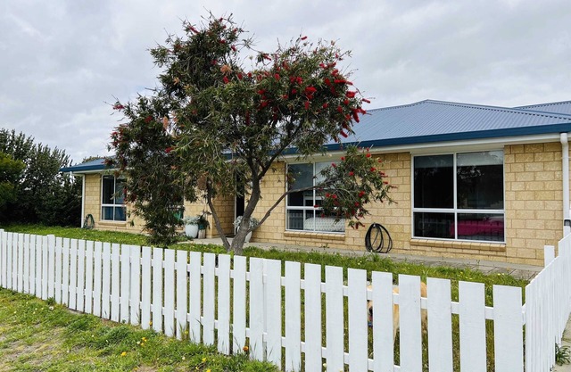 Lo Quay - Pet Friendly Outside