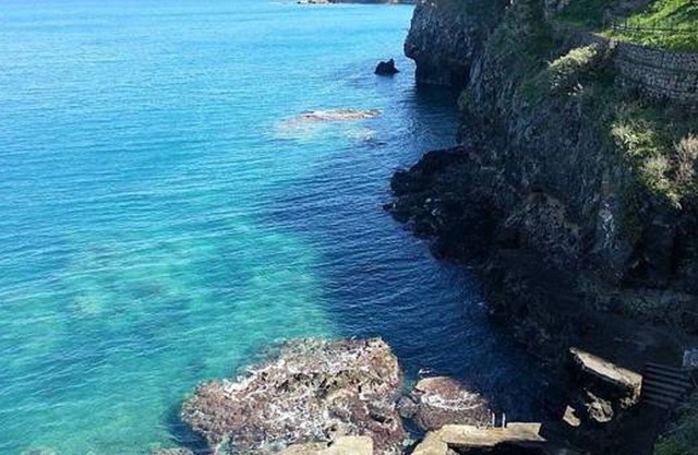 Located in the Sicilian East Coast. Pet friendly.