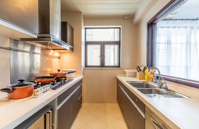 Locals Boutique Apartment Huafa Plaza 35