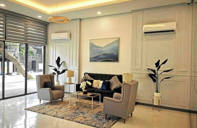 Located in Mandaluyong near Circuit, BGC, Rockwell and Ayala Makati.