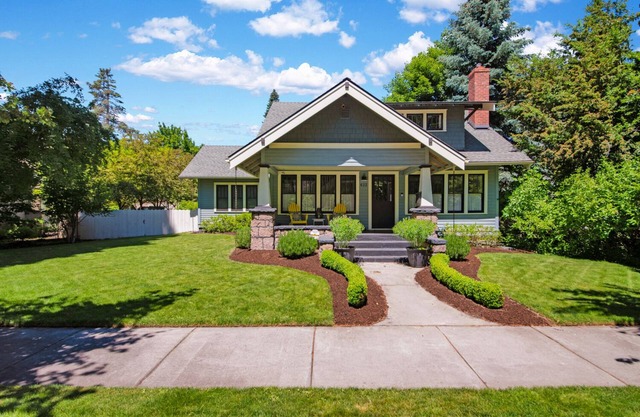 Located on Bend's most sought after historic district street, provides the perfe