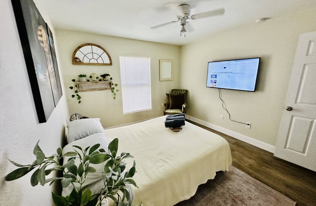 “ Location, top accommodation, close to Getaway and JetBlue Park"