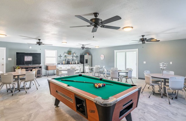 Lodge #3 with Gameroom, Pool Table, and Outdoor Kitchen