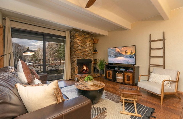 Lodge at Lake Dillon Condo: Great Year-Round Location