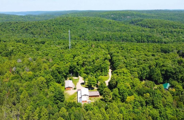 Lodge at Madawaska Ideal for Groups and hiking