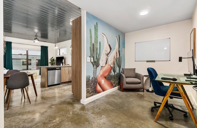 Lodgeur | Stunning 1BR loft w/office | Midtown