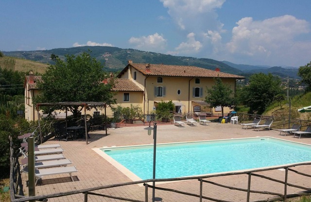 Lodging in a wine estate,private Terrace,pool,Wi-Fi,village walk distance,sl 6