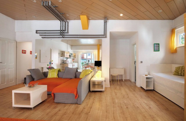 Loft-style holiday apartment in Nürtingen with balcony and close to the Neckar