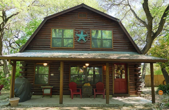 Log Cabin Get Away - 2 Private River Parks/Deep Water/Rustic Cute/Pets OK