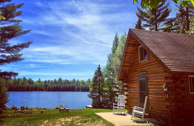 Log Cabin Rental! Quiet, Peaceful & Private Lakefront. Dog Friendly!