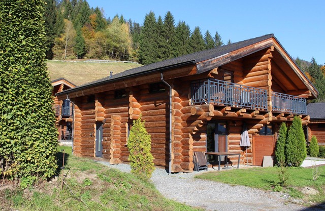 Log house near top ski resort