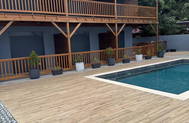 Logement avec piscine a 50 metre de la mer