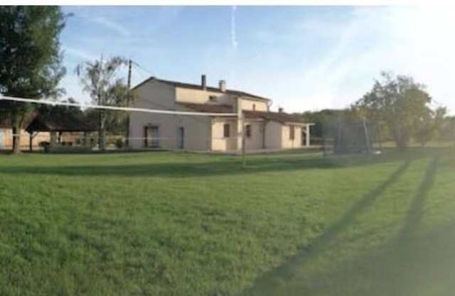 Logement Entier : Hébergement - Chalandray, France