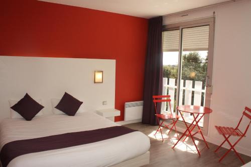 Logis Latitude Ouest Hôtel Restaurant & Spa