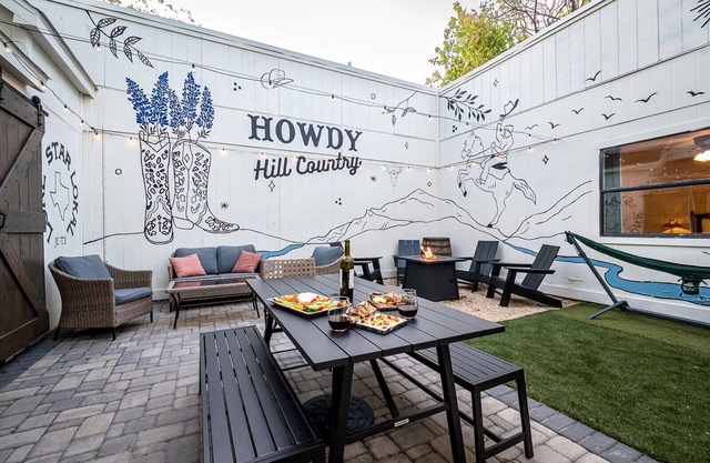 Lone Star Lokal for 12 Downtown Near Wineries! Private Biergarten, Fire Pit!