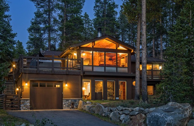 Lonestar Lodge Home: Hot Tub, Amazing Views