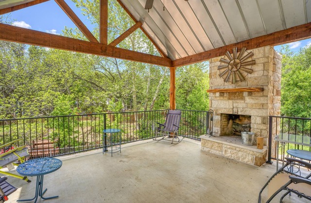 Longhorn Cove: Rustic Retreat by the Water Awaits!