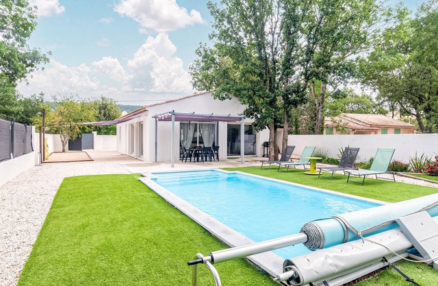 Look forward to vacation with the whole family in this vacation home with pool.