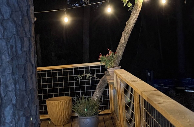 Lost Pines Cabin: Near Lake Bastrop, Hiking, & 35 Mins from Austin