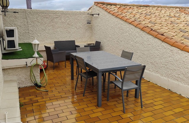 Loue pour vacances toutes saisons studio 4 personnes située à Saint Cyr sur Mer