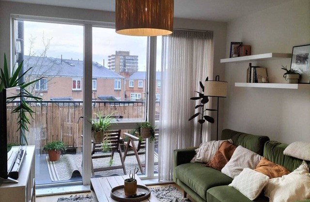 Lovely 2 bed, 2 bath apartment in East London