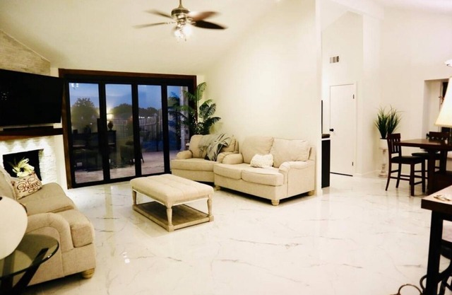 Lovely 2-bedroom house in League City close to Great Wolf Lodge Water Park