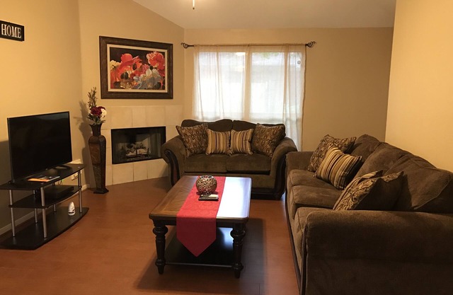 Lovely 3 BR Home In Spring- Convenient location close to Houston & the Woodlands