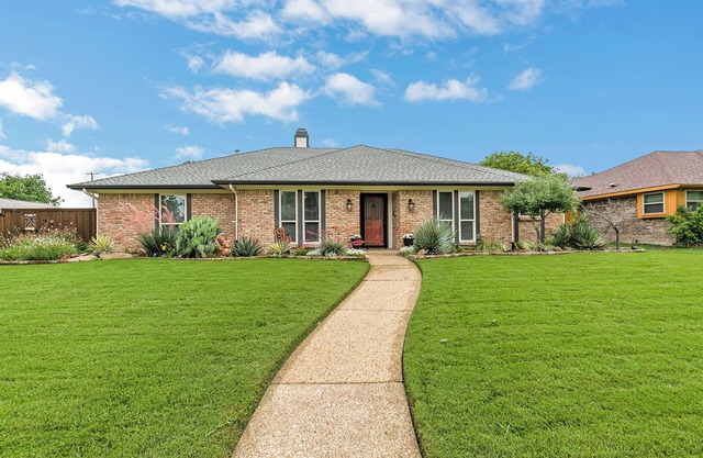 Lovely 4-bedroom house in Richardson with Pool