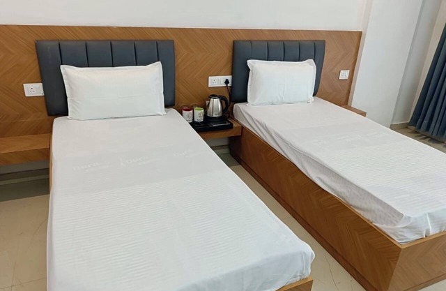 Lovely 9 bedroom bed & breakfast near UPES kandoli and Bidholi Campus Dehradun