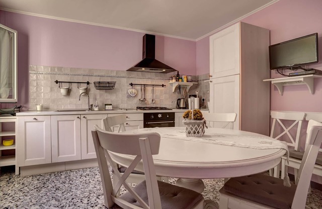 LOVELY APARTMENT 'La Buraggia' IN DIANO SAN PIETRO