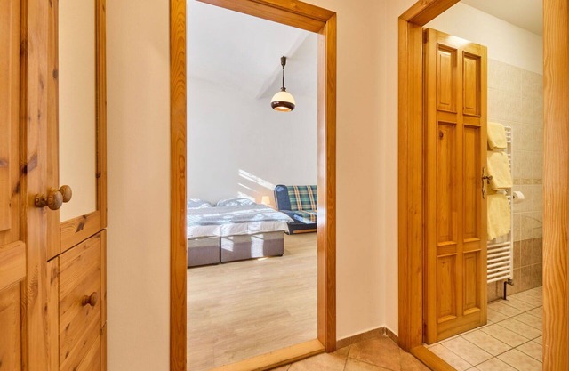 Lovely apartment for 4 guests with WIFI, TV and parking