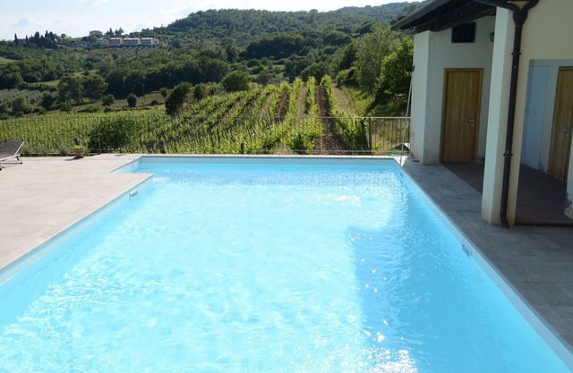 Lovely apartment for 6 guests with pool, WIFI, TV and pets allowed, close to Arezzo
