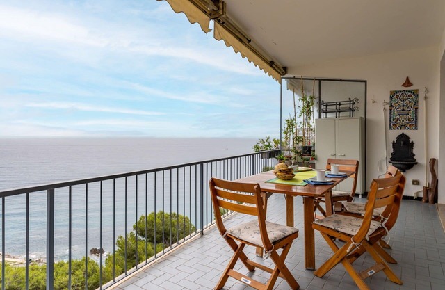 Lovely apartment for 6 people with WIFI, TV, terrace and parking