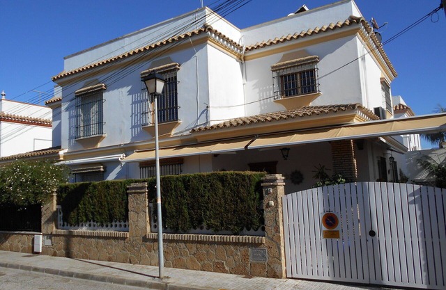 Lovely apartment for 4 guests with A/C, WIFI, TV and terrace