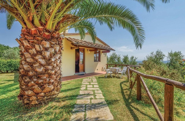 Lovely apartment in Larciano PT