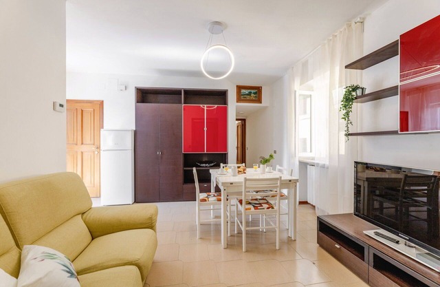 Lovely apartment with A/C, WIFI, TV, terrace and panoramic view, close to Porto Recanati