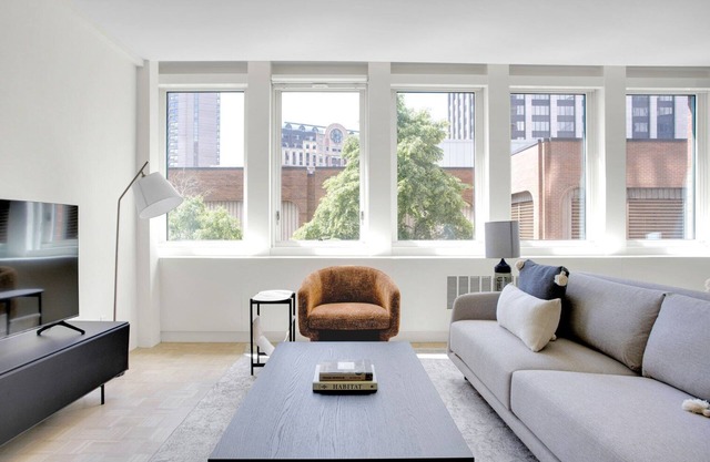 Lovely Back Bay 1BR, by Blueground