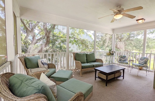 Lovely beach home in N Litchfield on Flagg Lake.n