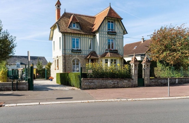 Lovely Child-friendly Villa in Bayeux