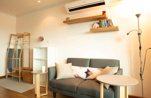 Lovely, Cosy and Bright Studio on Nimman rd. w. computer desk & Panoramic view !