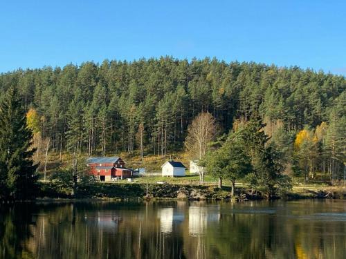 Lovely Farmhouse By Nidelva With Sauna And Hot Tub