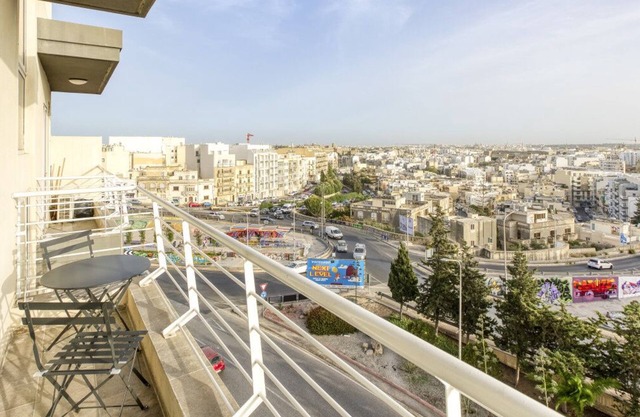 Lovely, fully equipped 2BR APT in central MSIDA