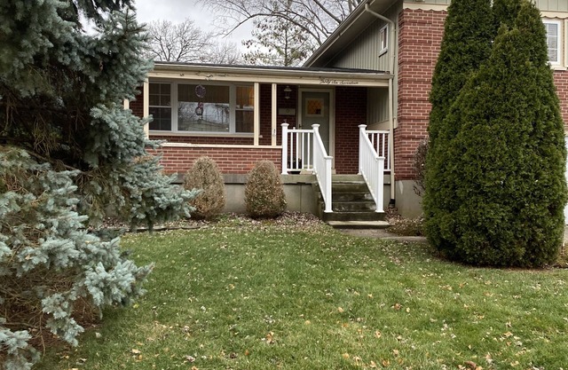 Lovely home away from home 4 BR 3 ba